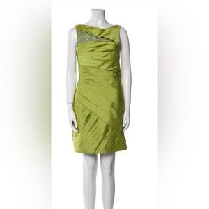 Monique Lhuillier Green formal Cocktail Shift Dress Sleeveless Bateau size 6